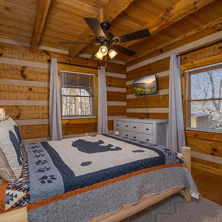 Hidden Hideaway Cabin
